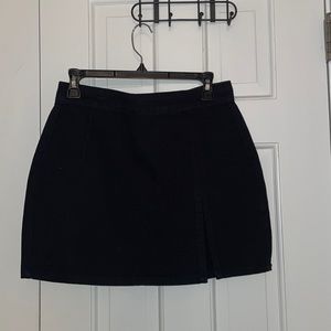 New Lioness skirt with slit! Size medium